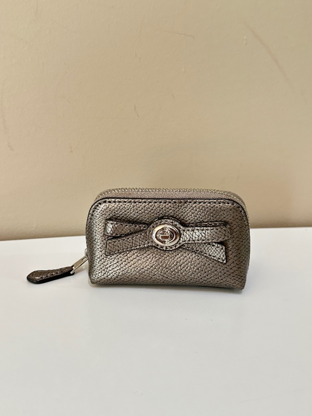 Vintage COACH Metallic Gunmetal Silver Turnlock Bow Mini Pouch Coin Purse Y2K